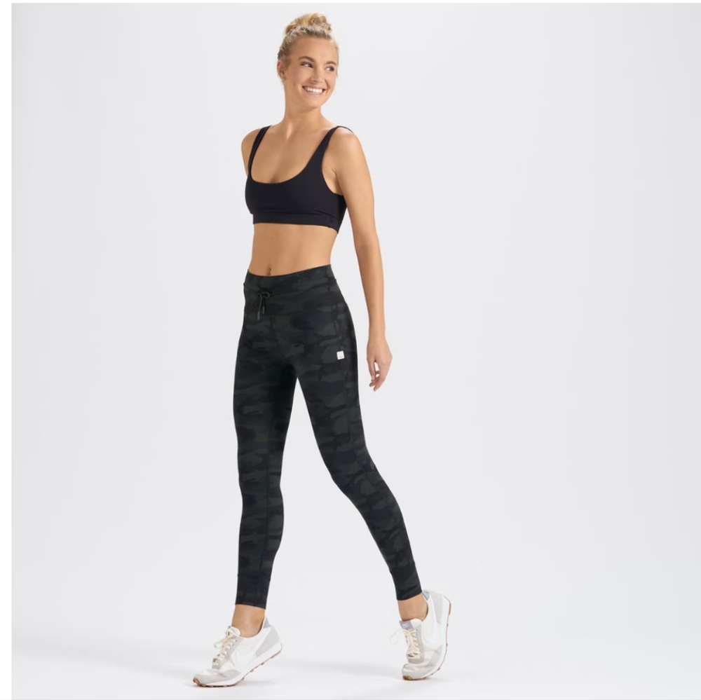 Vuori Daily Leggings in Green Camo, S